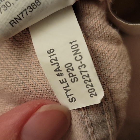 Madewell | The MomJean Overdyed Edition High Rise Bleached Out Cropped Jeans 29 - Picture 12 of 12